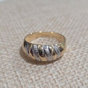 Elegant Gold and Silver Clovers Women's Ring